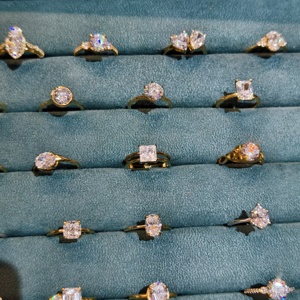 Bague en CZ et moissanite sur commande personnalisée pour Aaron Ceroy - Product Image 1