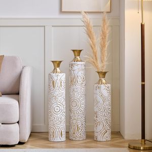 Vase à fleurs artisanal de luxe finition or – Produit décoratif haut de gamme pour fabricants de meubles, fournisseurs de décoration intérieure et détaillants - Product Image 6