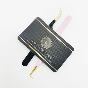 Pinzas de extensión de pestañas con punta dorada y recubrimiento de polvo negro rosa con etiqueta personalizada, acero inoxidable sostenible hecho a mano - Product Image 5