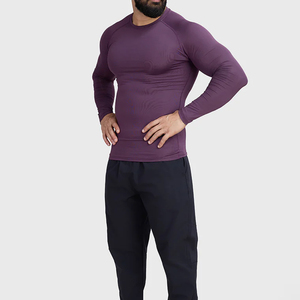 Fabricant et fournisseur en gros de rash guards à manches longues en polyester et spandex pour hommes, avec logo et sublimation. - Product Image 3
