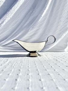 Salsera de Acero Inoxidable Vintage – Hecho en Hong Kong - Product Image 1