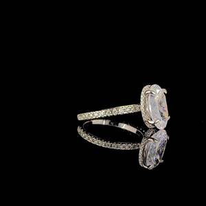 แหวนเพชรเงินแท้คุณภาพพรีเมียม ประดับเพชรแบบไมโครเพฟ เหมาะสำหรับสวมใส่ในชีวิตประจำวัน งานอีเว้นท์ และเป็นของขวัญ มีจำหน่ายแล้ว - Product Image 3