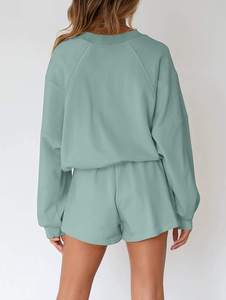 Conjunto Casual de Verano, Camiseta Corta Transpirable y Pantalones Cortos por Encima de la Rodilla con Decoración Personalizada para Uso Diario - Product Image 1