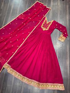 Las más hermosas colecciones de vestidos Anarkali de material Georgette con efecto de flores, para bodas de estilo indio-pakistaní con adornos elaborados. - Product Image 6