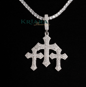 Colgante de Cruz de Moissanita en Plata 925 con Baño de Rodio, Amuleto Religioso Unisex para Uso Diario - Product Image 1