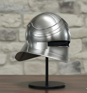 Casque de guerrier en acier noir, fait main, armure fantastique moderne, gaufré, style chevalier gothique, pour cosplay, objet de collection antique - Product Image 6