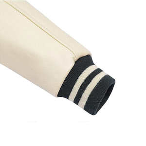 Veste universitaire classique pour hommes et femmes, vêtement d'extérieur élégant de style universitaire avec corps en laine et manches en cuir - Product Image 2