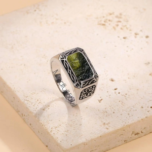 Anillo Único y Auténtico con Gema de Moldavita en Bruto |   Anillo de Plata de Ley para Hombre |   Anillo Boho Hippie de Moldavita Certificada |   2026 - Product Image 2
