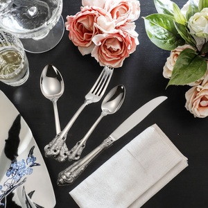 Ensemble de couverts modernes en acier inoxydable jetables, avec manche à motif ajouré, finition poli miroir, cuillère et fourchette, pour fêtes, mariages et événements professionnels - Product Image 3
