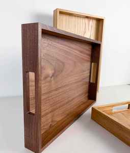 Plateau de service en bois massif fait à la main avec finition polie, design moderne et luxueux pour hôtel, restaurant et cuisine - Product Image 1