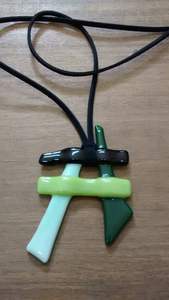 Collar con Colgante de Resina Teñida a Mano TCE, Joyería de Inspiración Natural, Regalo Minimalista de Moda para Mujer, Modelo Artesanal - Product Image 5