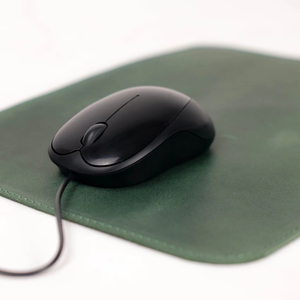 แผ่นรองเมาส์หนังแท้ คุณภาพงานฝีมือ แผ่นรองโต๊ะหนังวัวพรีเมียม สำหรับร้านค้าเฉพาะทาง LMP-0081 - Product Image 1