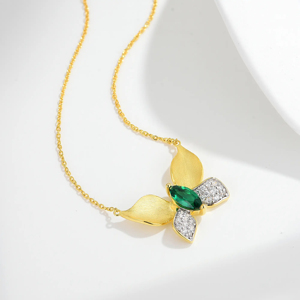 Collier pendentif fleur plaqué or 18 carats de luxe avec émeraude et diamant pour femme, à porter au quotidien, chaîne serpent - Product Image 2
