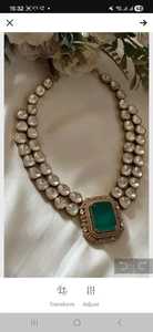 Ensemble collier et boucles d'oreilles de mariée pour fête de mariage, double couche, plaqué or, artisanal, avec détails Kundan multicolores et perles blanches - Product Image 4