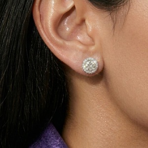 Pendientes de compromiso de oro blanco macizo de 18k de alta calidad con diamantes auténticos y engaste de garra vintage, personalizables, de fábrica china. - Product Image 3