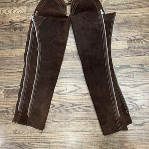 Chaps d'équitation pour hommes, design personnalisé, fabrication directe, cuir véritable marron, suède, chaps d'équitation en vente - Product Image 2