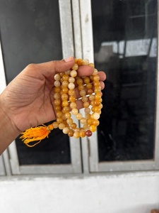 Collar Jap Mala de Aventurina Amarilla Hecho a Mano, 108 Cuentas Pulidas con Forma Circular Grabada, para Meditación Budista y Hogar - Product Image 3