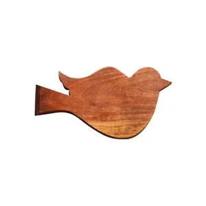 Planche à découper en bois de style rustique et antique, forme irrégulière unique, plateau à fromage en résine, accessoire de cuisine vintage - Product Image 4