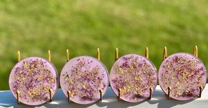 ชุดจานรองแก้วเรซิ่นอีพ็อกซี่ 4 ชิ้น สีม่วงขาวลายเกล็ดทอง เหมาะสำหรับห้องนั่งเล่น บาร์ และพื้นที่กลางแจ้ง - Product Image 3