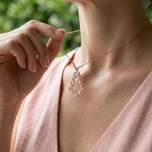 Collar con Colgante Geométrico de Diamante Corte Marquesa en Oro Rosa de 14K, Colgante Floral Moderno y Minimalista, Joyería Fina para Regalo - Product Image 2