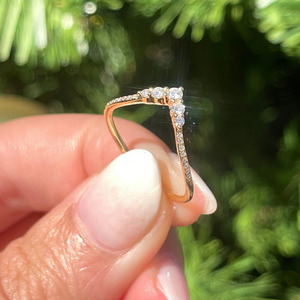 Bague Chevron en Or Jaune avec Diamant Marquise Gradué Cultivé en Laboratoire - Product Image 2
