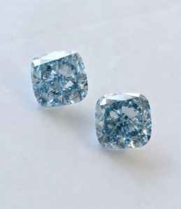 Diamant CVD de laboratoire certifié IGI, 1,00 carat, taille coussin bleu fantaisie, paire assortie, poli à la main, pour la fabrication de boucles d'oreilles et de bijoux - Product Image 5