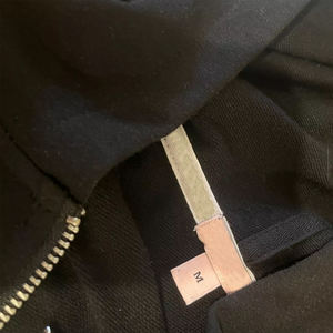 Conjunto de Sudadera con Capucha Personalizada con Pedrería, Negra, con Cierre, 500 Gsm, Casual, con Logotipo Personalizado, Sudadera con Capucha Brillante - Product Image 5