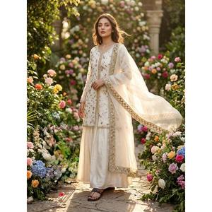 Conjunto de Salwar Kameez de Diseño Premium para Fiestas y Bodas, Top de Seda Pura, Pantalones Palazzo y Dupatta con Bordado y Adornos de Moti - Product Image 1