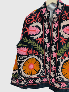 Veste en velours à col mandarin brodée à la main avec des motifs floraux, manches longues, style bohème chic, vêtements d'automne pour femmes, taille plus - Product Image 2