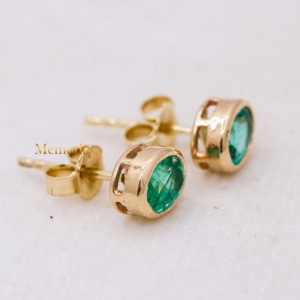 Wholesale 14K Solid Yellow Gold Natural Oval <b>Emerald</b> Bezel Set Stud Earrings Memoria Jewels - Product Image 4
