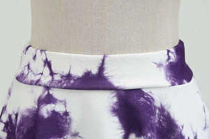 กระโปรงมินิสั้นลายดอกไม้สำหรับผู้หญิง ดีไซน์ใหม่ ผ้าฝ้าย ยืดหยุ่นได้ เหมาะสำหรับสาวออฟฟิศ สไตล์ลำลอง  รับทำโลโก้ OEM - Product Image 5