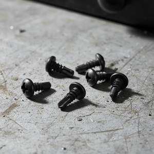 Tornillos de Anclaje para Concreto de Alta Resistencia Marca PDC con Cabeza Plana y Arandela - Acero al Carbono con Recubrimiento Negro, Accionamiento Phillips, Grado 4.8/6.8 Estándar - Product Image 1