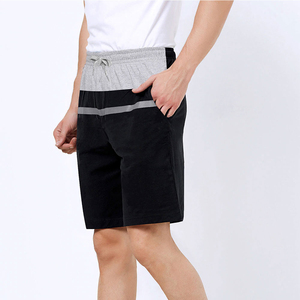 Shorts personnalisés pour hommes de haute qualité, confortables, respirants, style streetwear uni, délavés à l'acide, taille élastique, en soie sur mesure - Product Image 2