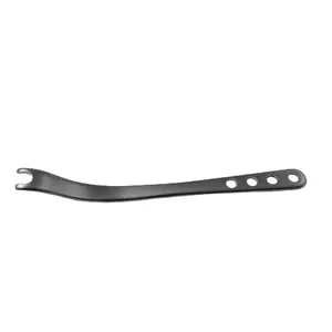 Retractor Quirúrgico Ortopédico Surtechs de Doble Diente, Instrumento Manual de Acero Inoxidable - Product Image 3