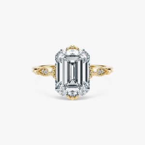 Bague de fiançailles pour femme en or jaune 14 carats avec diamant taille émeraude de 4 carats, idéale pour les occasions spéciales - Product Image 1