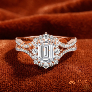 Élégante bague en or rose 14 carats avec diamant taille émeraude, bague de mariée de luxe en or rose avec pierre centrale émeraude - Product Image 1