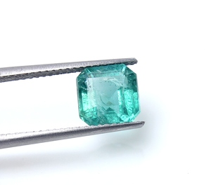 Émeraude naturelle, pierre précieuse en vrac, taille octogonale, vert vif, certifiée IGI, 2,16 carats, 7,7x7,5x5,2 mm, pour la fabrication de bijoux fins - Product Image 1
