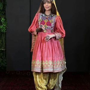 Robe afghane en gros pour femmes, longueur genou, manches bouffantes, style bohème vintage, ligne A, brodée, en polyester, pour fêtes et mariages - Product Image 3