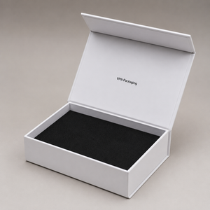 Boîte cadeau en carton rigide blanc, papier artistique, rectangle, insert en mousse noire, vernis sélectif UV, logo personnalisé pour bijoux et montres - Product Image 1