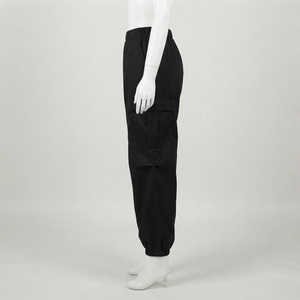 Pantalon cargo noir pour femme REDDITO, taille mi-haute élastique, coupe droite, longueur intégrale, décontracté, couleur unie, en velours côtelé, coupe-vent - Product Image 2
