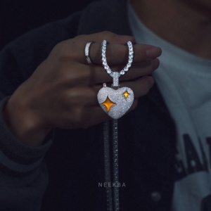 Colgante de Corazón de Moissanita - Colgante de Plata de Ley 925 con Forma de Corazón de Moissanita, Colgante de Corazón Brillante - Product Image 3