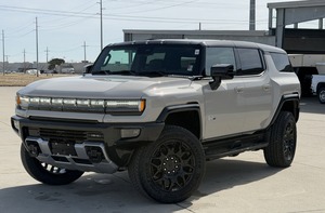 รถ SUV GMC HUMMER EV รุ่นพรีเมียม ขับเคลื่อนสี่ล้อ 2x  ใหม่เอี่ยม - Product Image 4