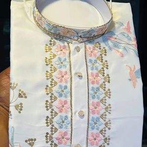 Kurta de Boda Premium para Hombre, en Satén Malai, Bordada, con Diseño de Gala - Product Image 2