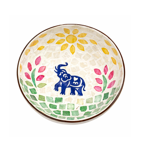 Vente en gros de bols en noix de coco gravés au design moderne, durables, uniques, artisanaux, polis, écologiques et élégants - Product Image 1