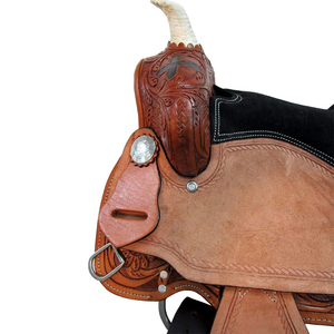 Selle de cheval western en cuir marron repoussé avec arceau en bois et quincaillerie nickelée pour l'équitation sur sentier et la course - Product Image 2