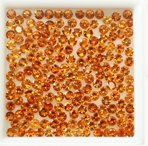 Piedra Preciosa Natural Suelta, Granate Rojo, Corte Brillante 4*6mm, Color Play, Rajasthan, Certificado por Terceros, Sin Tratamientos, Marca A R Creation - Product Image 1