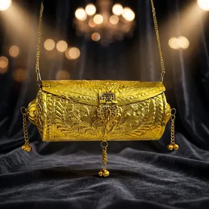 Bolso de Mano Tipo Clutch en Forma de Barril de Metal Dorado con Grabado Floral, Correa de Cadena, Hecho a Mano, para Fiestas Nocturnas, Elegante Cierre de Solapa - Product Image 6