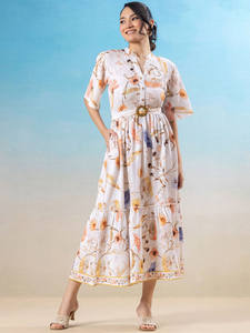 Vestido Midi con Estampado Floral Blanco, Cuello en V, Manga Tres Cuartos, Detalle de Cinturón, Cintura Natural, Tela Georgette Ecológica - Product Image 4