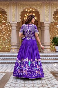 Nouvelle collection de Lehenga choli et koti pour les fêtes, en Vichitra pur et épais, avec broderie lourde et travail Thared. - Product Image 4