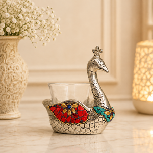 Porte-bougie en verre Cygne Paon finition argentée, artisanal, avec incrustation de pierres, figurine décorative pour décoration de table - Product Image 1
